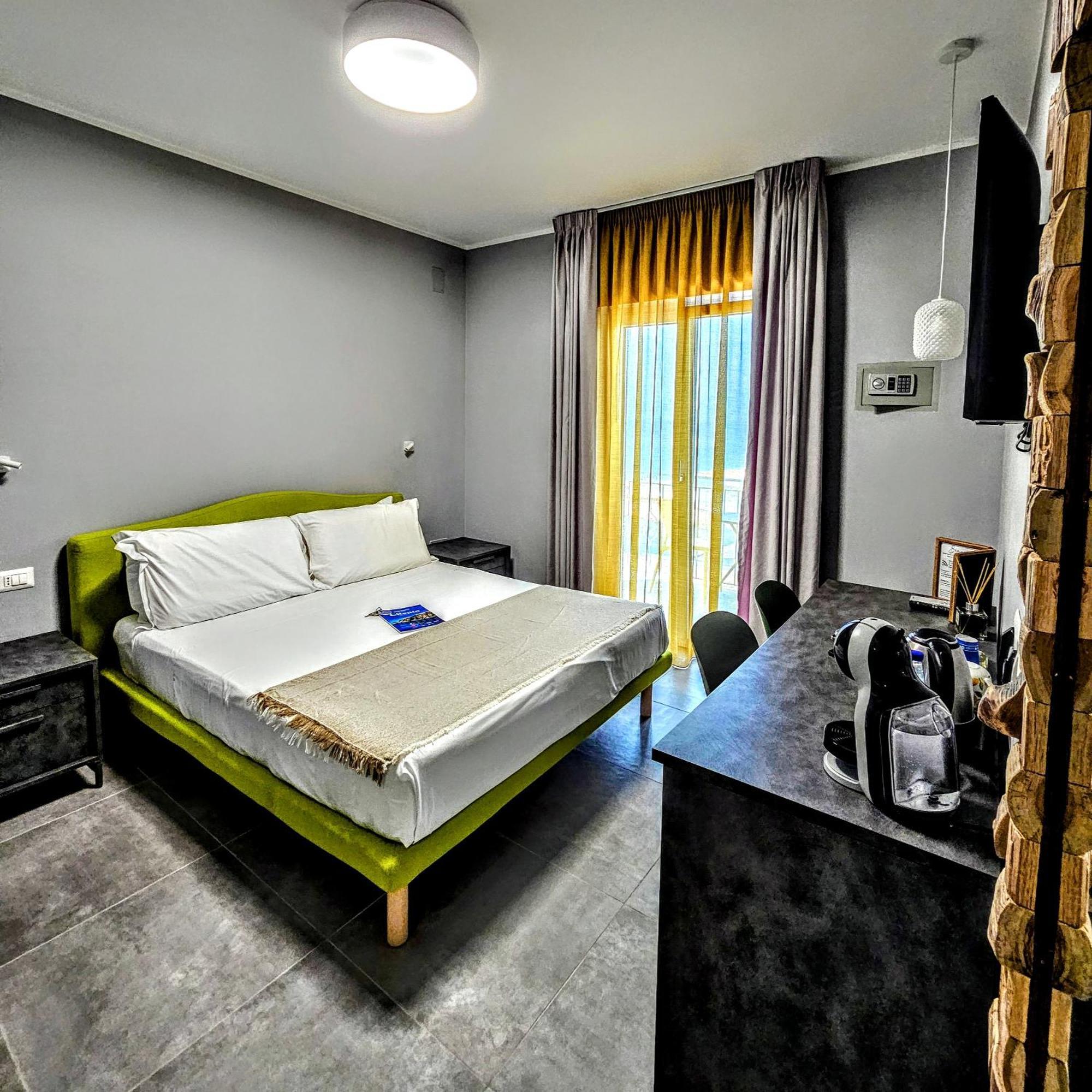 A Casa Di Alessandra - Rooms Кастеллабате Экстерьер фото